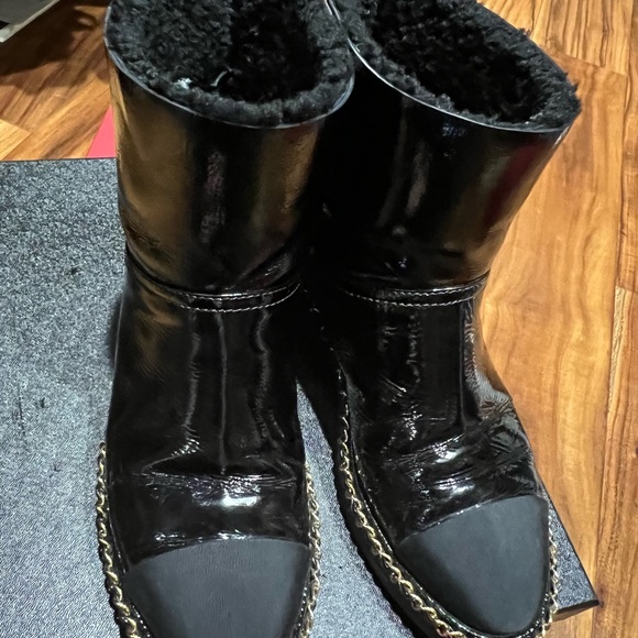 Chanel shearling lined chain boots size 37 - Picture 9 of 12
